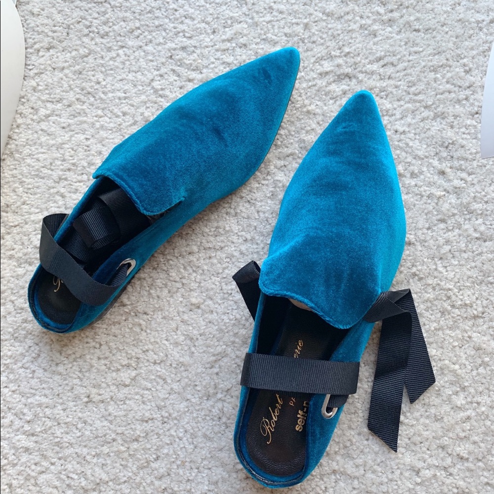 Self-protrait flats size EU37